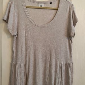 🌿CAbi Scoopneck T-Shirt 🌿